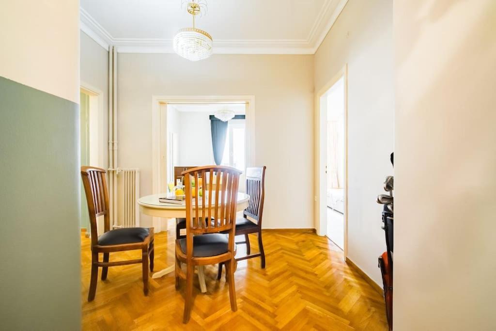Emporikon Apartment Steps From Historic Center Athens Exterior photo